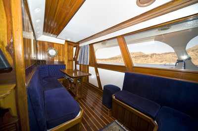 Interieur salon op King Snefro 3 Liveaboard duiken motorjacht in Sharm el Sheikh Egypte