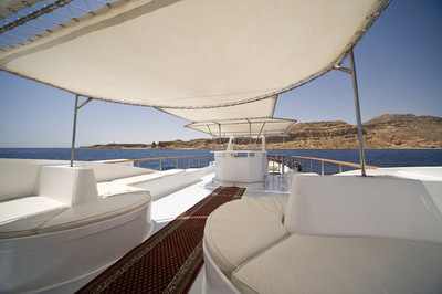 Zonneterras op King Snefro 3 Liveaboard duiken motorjacht in Sharm el Sheikh Egypte